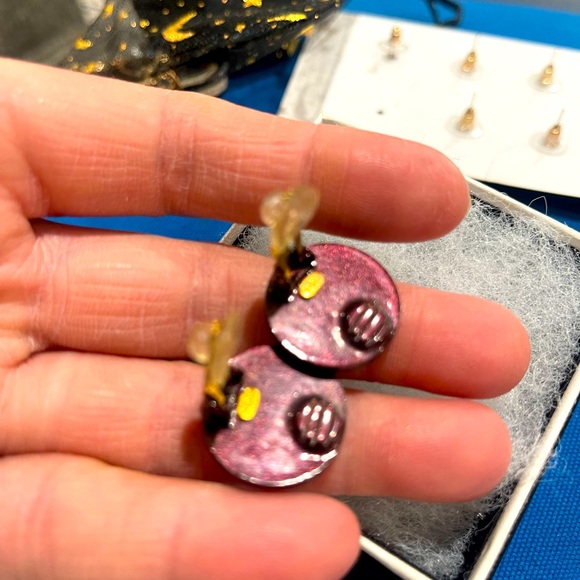 CHANEL CC Pink Clip-On 00A Vintage #AG643 Logo Earrings - Picture 3 of 10